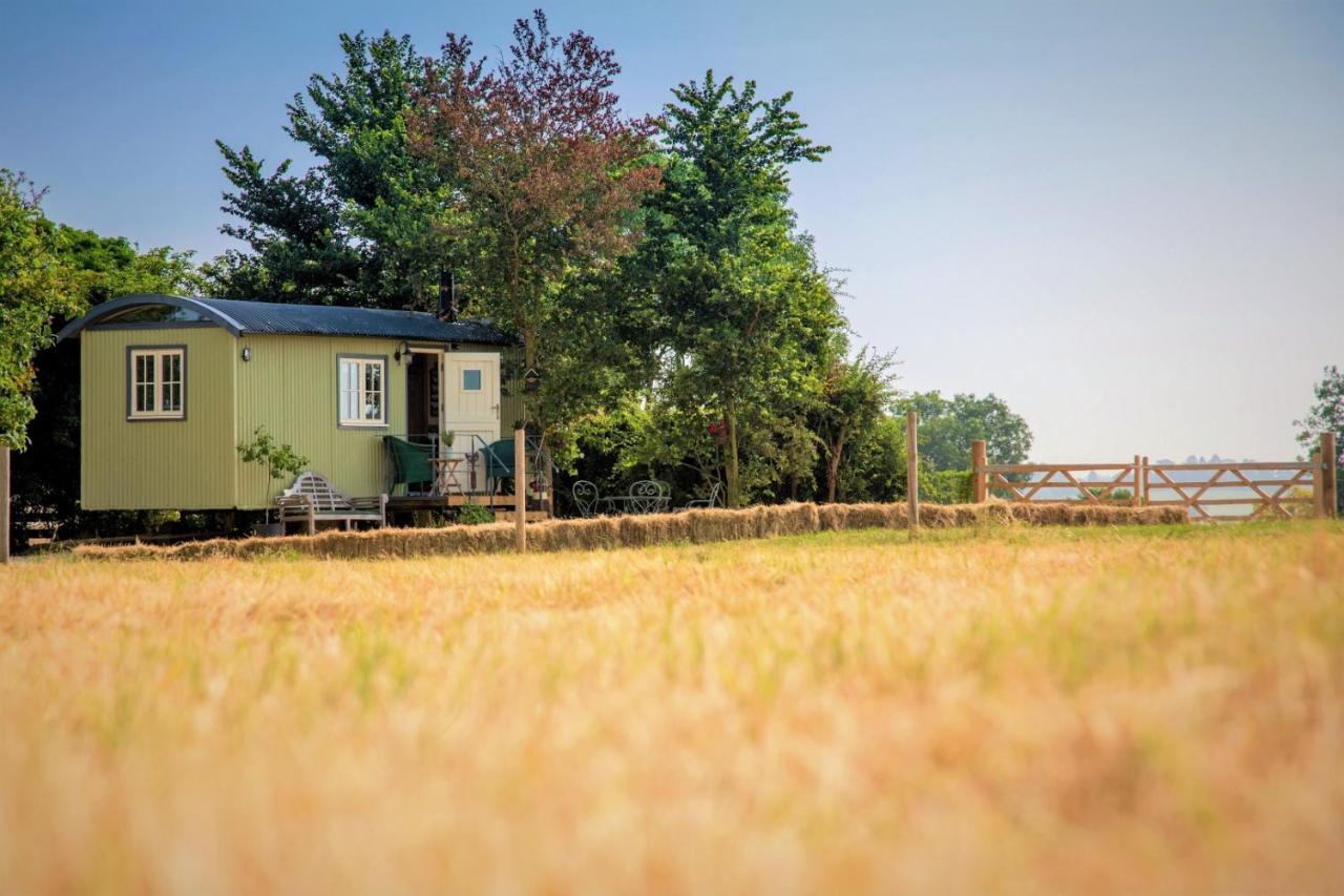 The Abberton Shepherds Hut Evesham Exterior photo